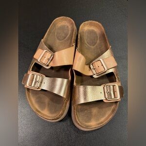 Women’s rose gold slip on sandals, 7.5 women’s